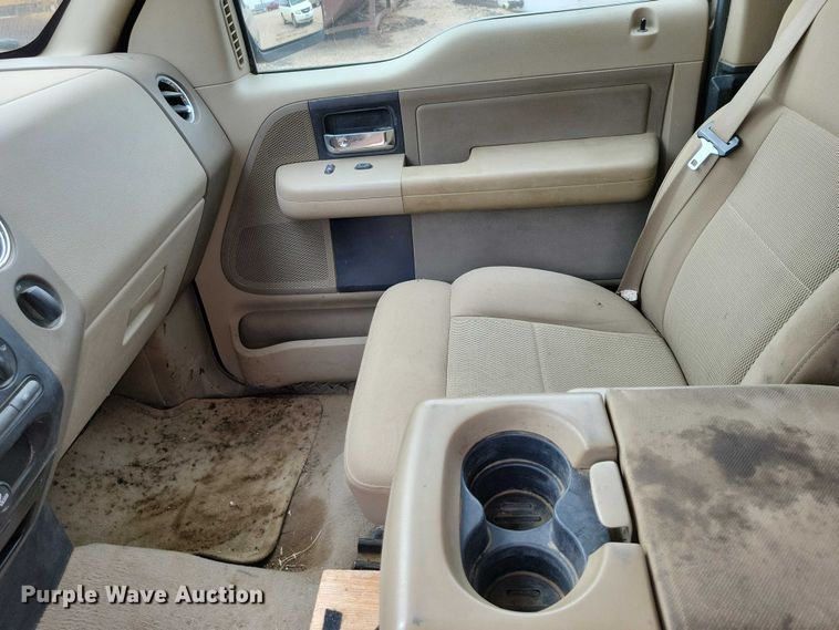 image for item DZ6716 2006 Ford F150 SuperCab pickup truck