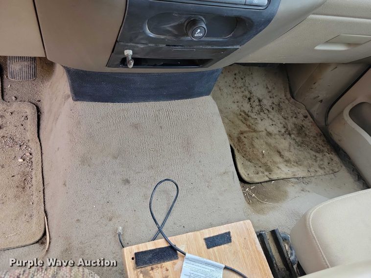 image for item DZ6716 2006 Ford F150 SuperCab pickup truck