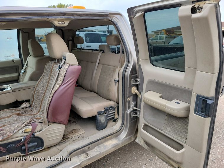 image for item DZ6716 2006 Ford F150 SuperCab pickup truck