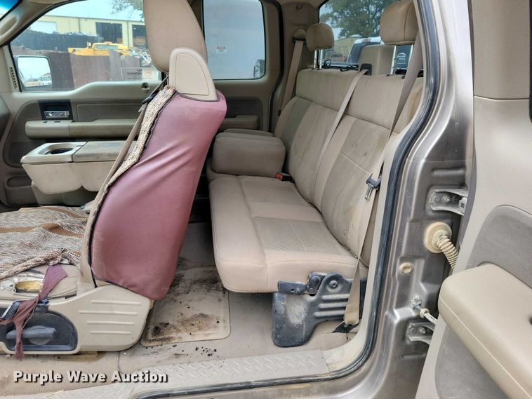 image for item DZ6716 2006 Ford F150 SuperCab pickup truck