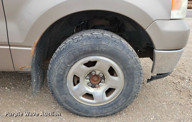 image for item DZ6716 2006 Ford F150 SuperCab pickup truck