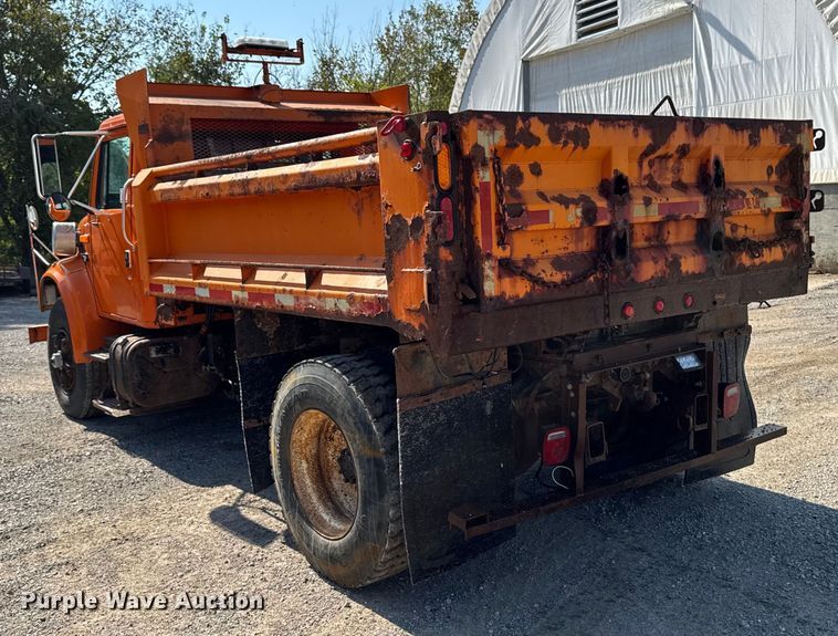 image for item EA1963 1995 International 4700 dump truck