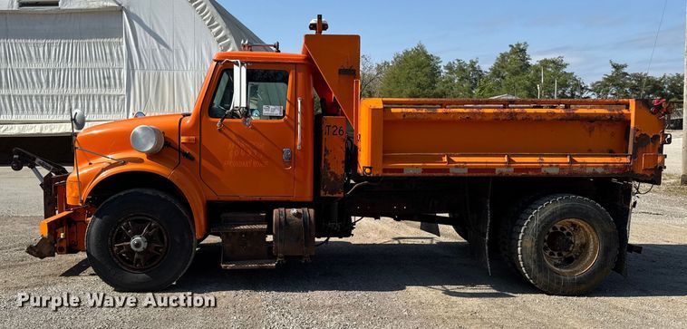 image for item EA1963 1995 International 4700 dump truck