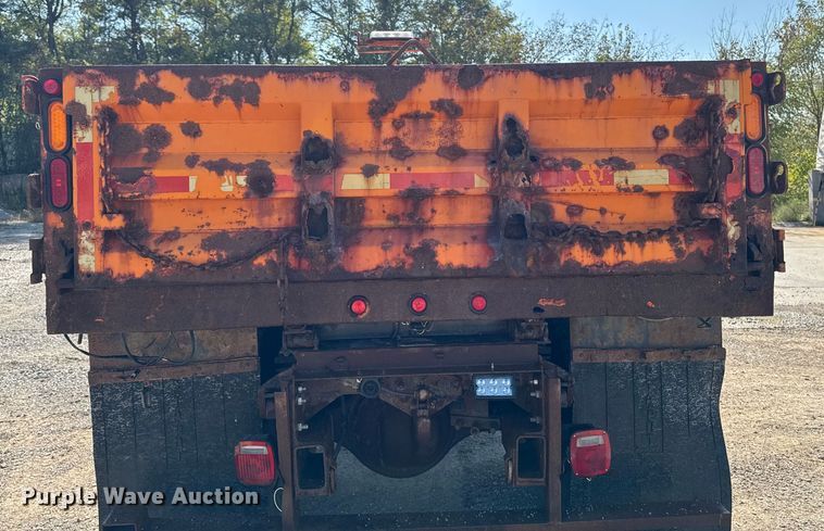 image for item EA1963 1995 International 4700 dump truck