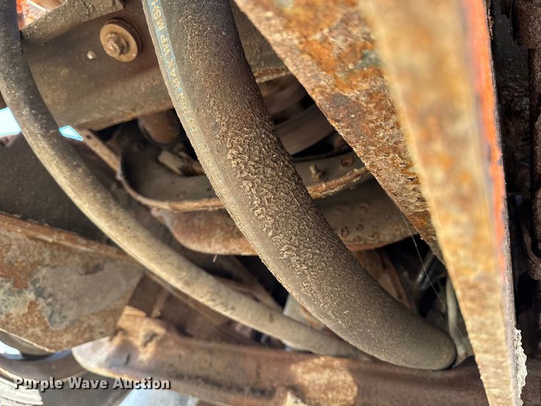 image for item EA1963 1995 International 4700 dump truck