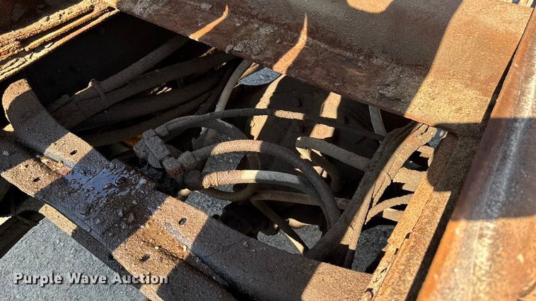 image for item EA1963 1995 International 4700 dump truck