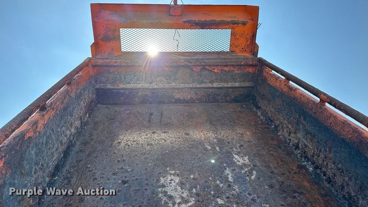 image for item EA1963 1995 International 4700 dump truck