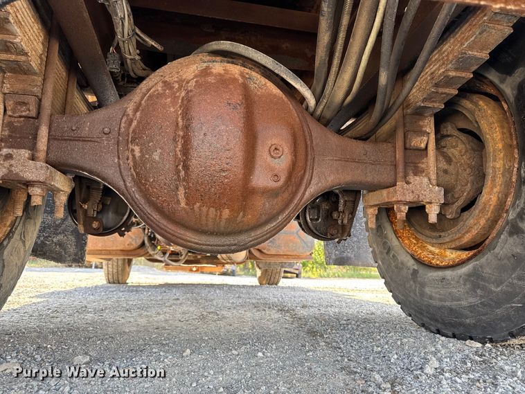 image for item EA1963 1995 International 4700 dump truck