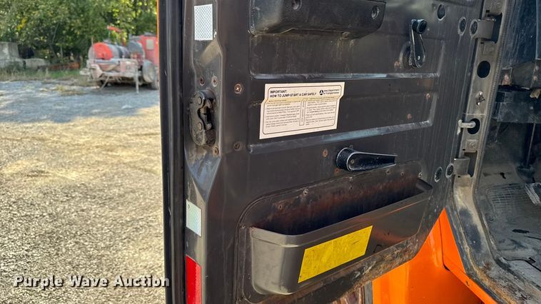 image for item EA1963 1995 International 4700 dump truck