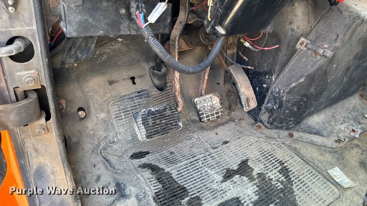 image for item EA1963 1995 International 4700 dump truck