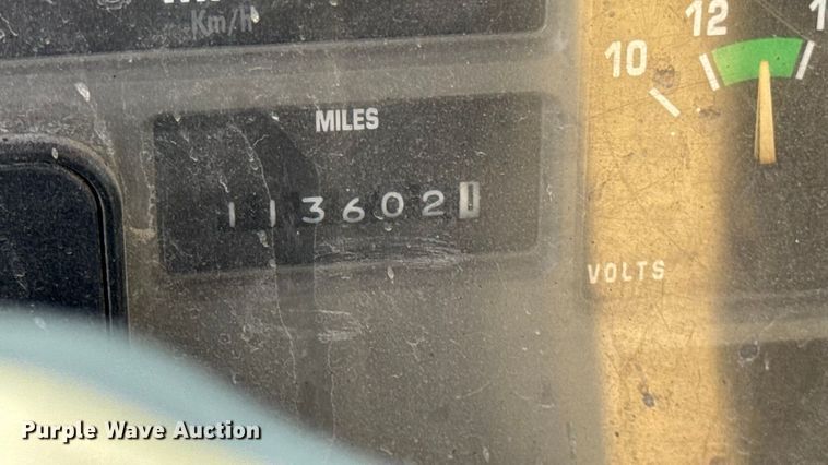 image for item EA1963 1995 International 4700 dump truck