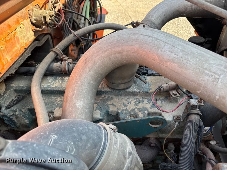 image for item EA1963 1995 International 4700 dump truck