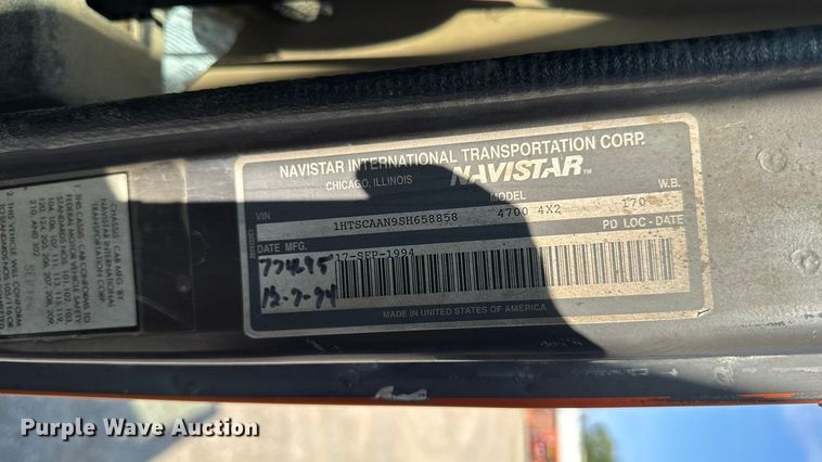 image for item EA1963 1995 International 4700 dump truck