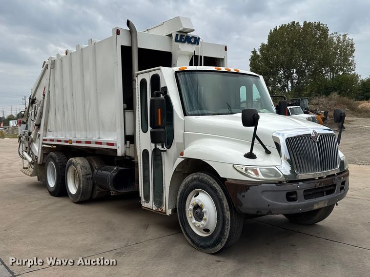 image for item EA1970 2004 International MA035 refuse truck