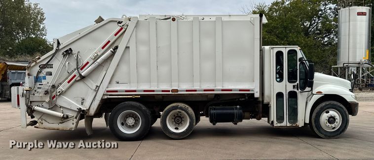 image for item EA1970 2004 International MA035 refuse truck