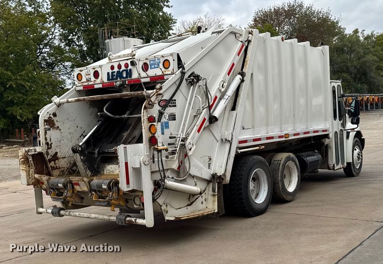 image for item EA1970 2004 International MA035 refuse truck