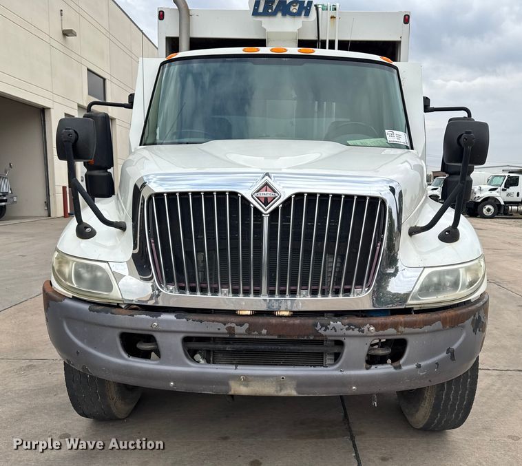 image for item EA1970 2004 International MA035 refuse truck