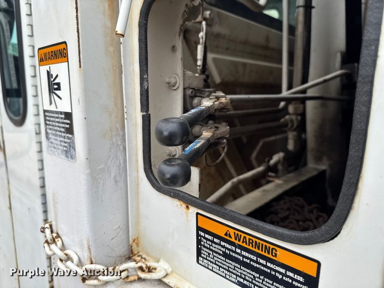 image for item EA1970 2004 International MA035 refuse truck