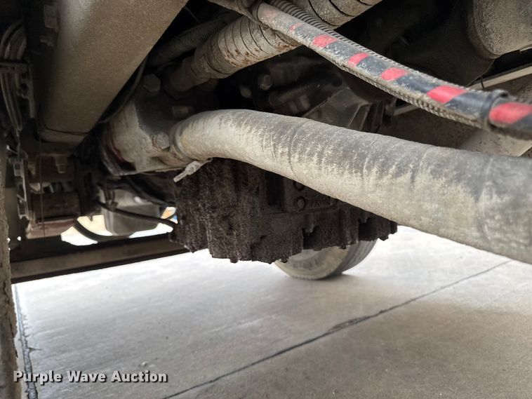 image for item EA1970 2004 International MA035 refuse truck