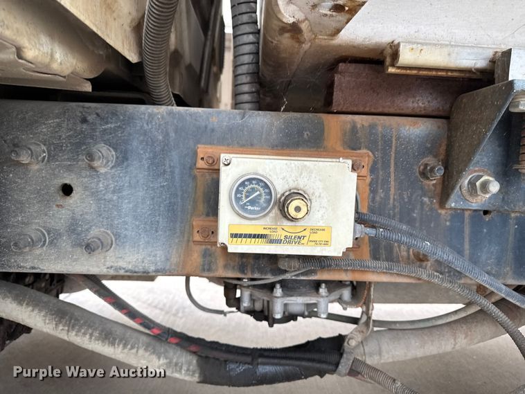 image for item EA1970 2004 International MA035 refuse truck