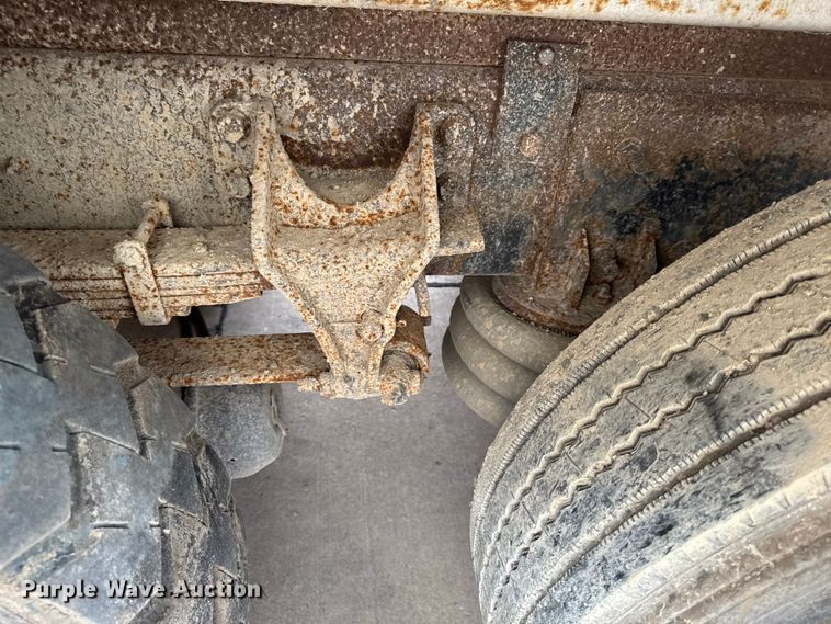 image for item EA1970 2004 International MA035 refuse truck