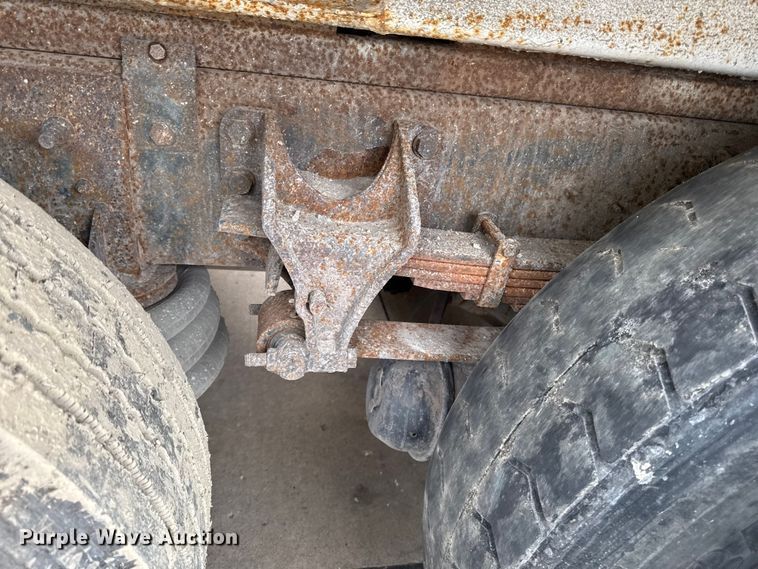 image for item EA1970 2004 International MA035 refuse truck