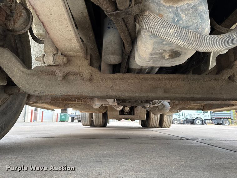 image for item EA1970 2004 International MA035 refuse truck