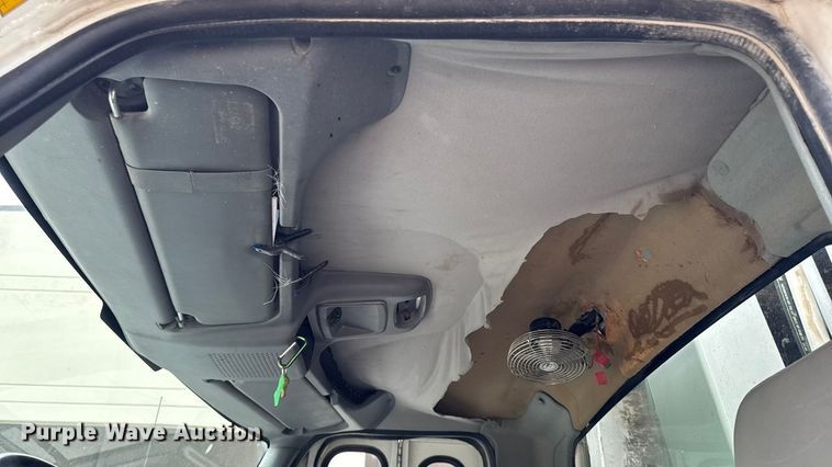 image for item EA1970 2004 International MA035 refuse truck