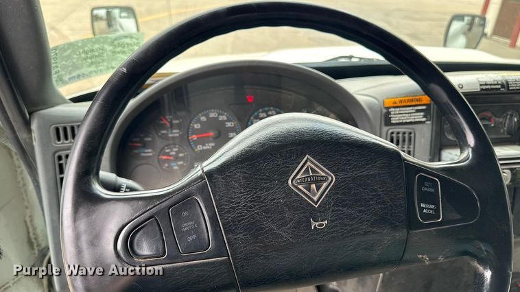 image for item EA1970 2004 International MA035 refuse truck