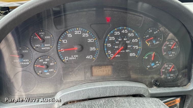 image for item EA1970 2004 International MA035 refuse truck