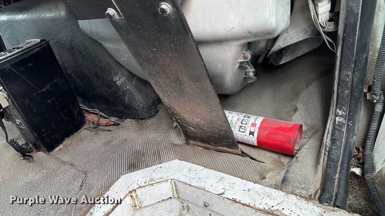 image for item EA1970 2004 International MA035 refuse truck