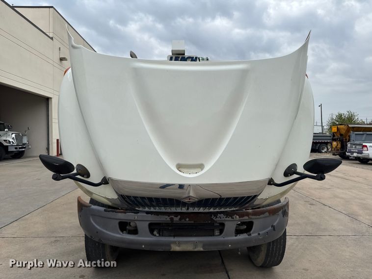 image for item EA1970 2004 International MA035 refuse truck