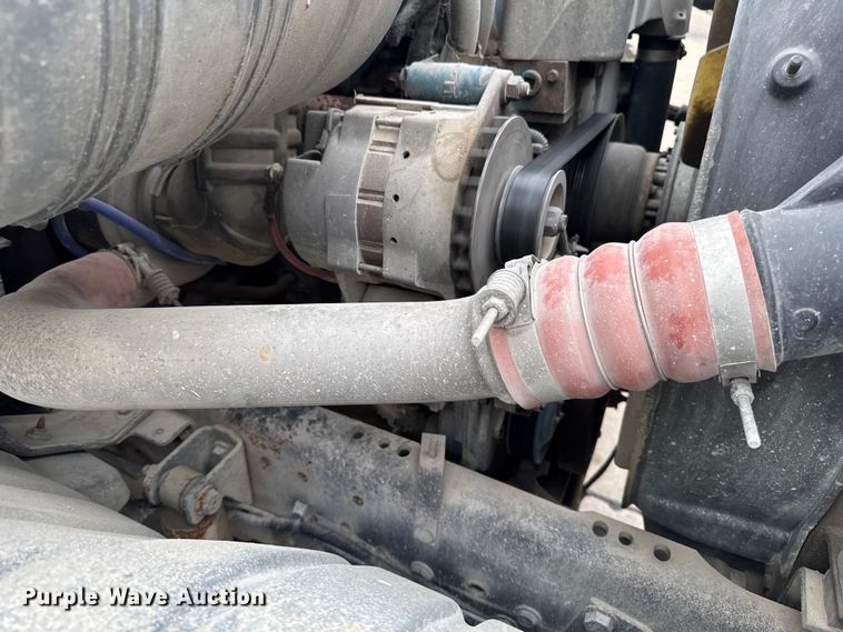 image for item EA1970 2004 International MA035 refuse truck