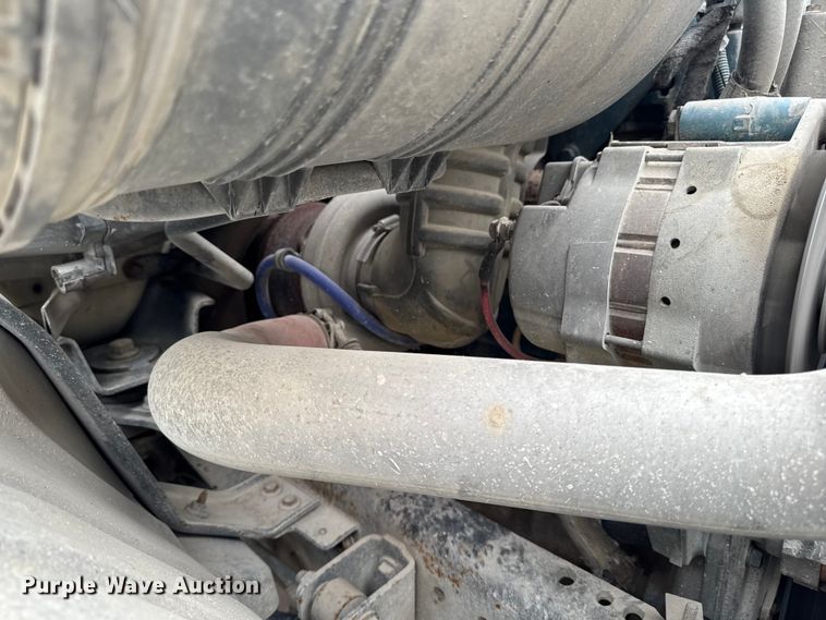 image for item EA1970 2004 International MA035 refuse truck