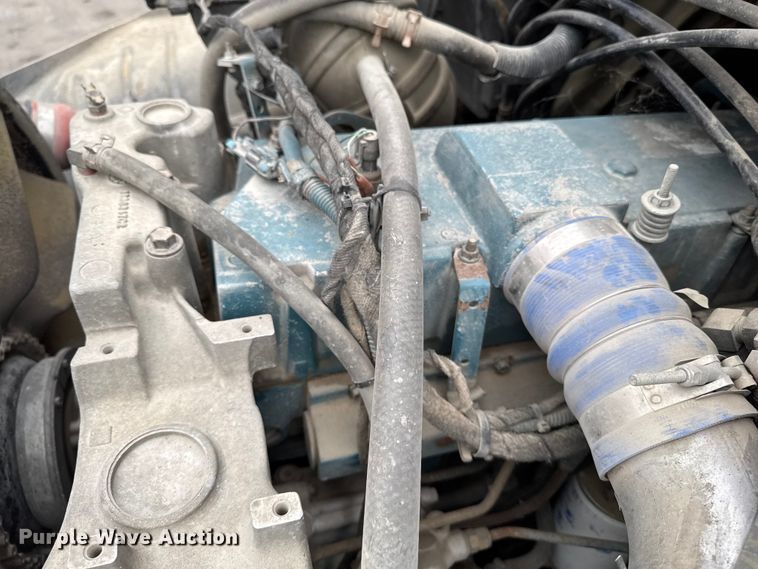 image for item EA1970 2004 International MA035 refuse truck