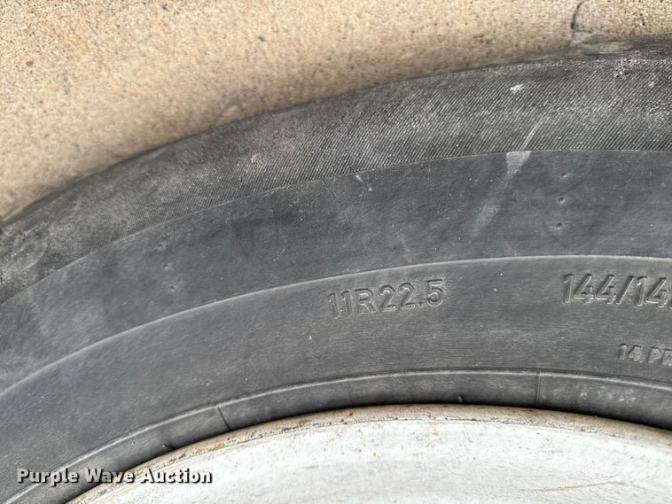 image for item EA1970 2004 International MA035 refuse truck