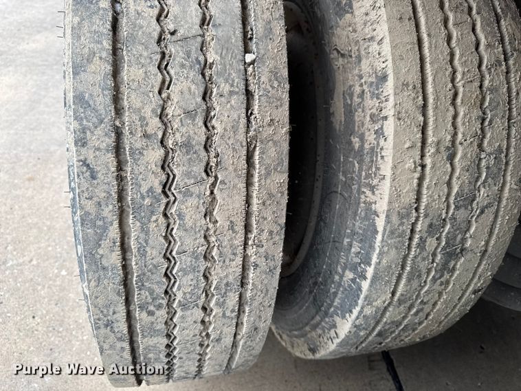 image for item EA1970 2004 International MA035 refuse truck