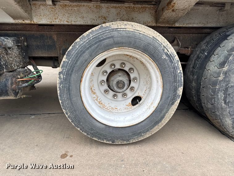 image for item EA1970 2004 International MA035 refuse truck