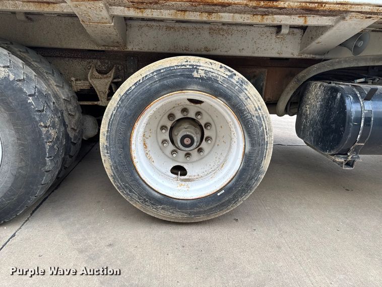 image for item EA1970 2004 International MA035 refuse truck