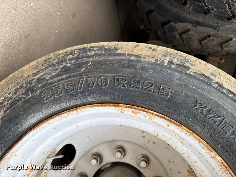 image for item EA1970 2004 International MA035 refuse truck