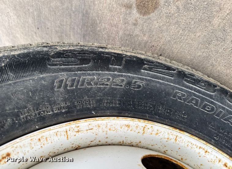 image for item EA1970 2004 International MA035 refuse truck