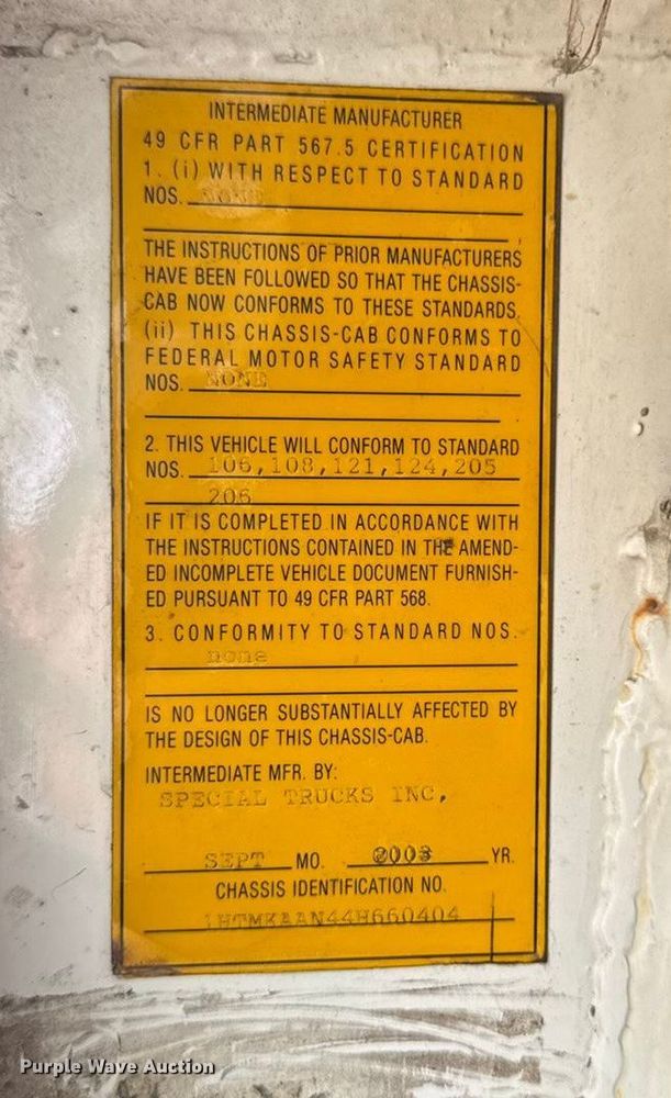 image for item EA1970 2004 International MA035 refuse truck