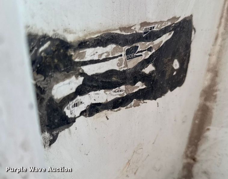 image for item EA1970 2004 International MA035 refuse truck