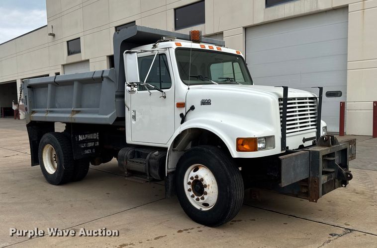 image for item EA1971 2001 International 4900 dump truck