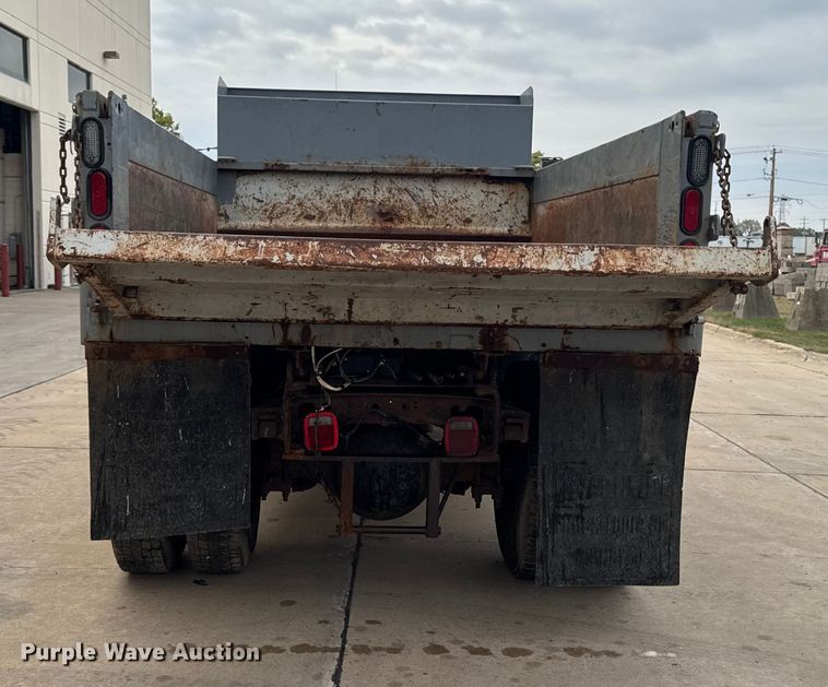 image for item EA1971 2001 International 4900 dump truck