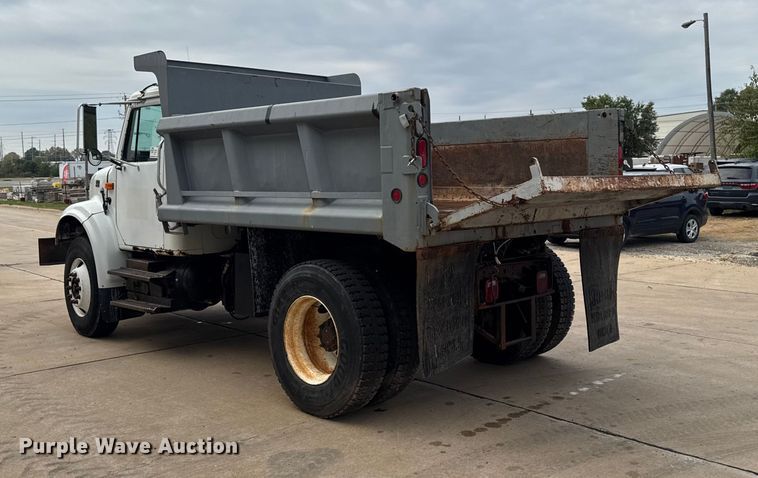 image for item EA1971 2001 International 4900 dump truck