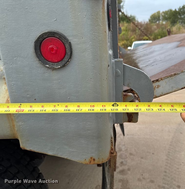 image for item EA1971 2001 International 4900 dump truck