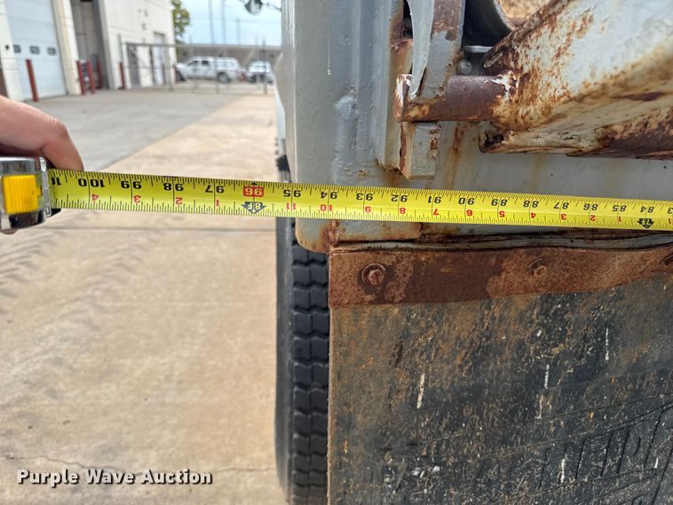 image for item EA1971 2001 International 4900 dump truck