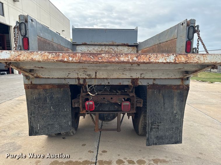 image for item EA1971 2001 International 4900 dump truck