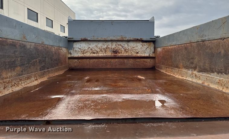 image for item EA1971 2001 International 4900 dump truck